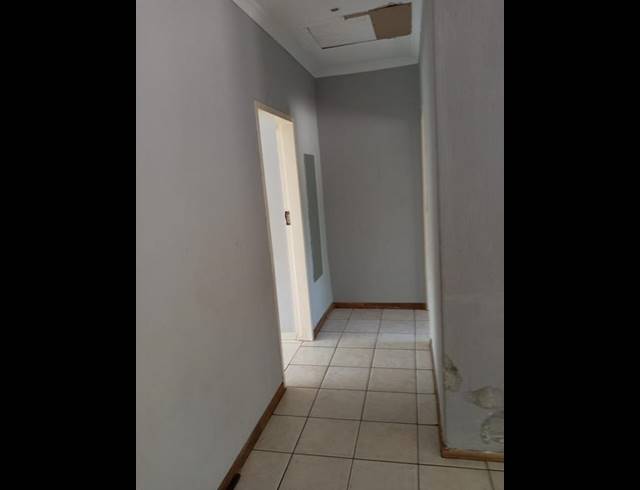 1 BEDROOM PROPERTY TO RENT IN MAYBERRY PARK